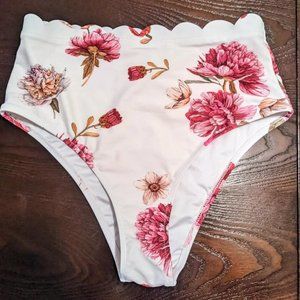 NWOT Cupshe M high waisted white floral bottom